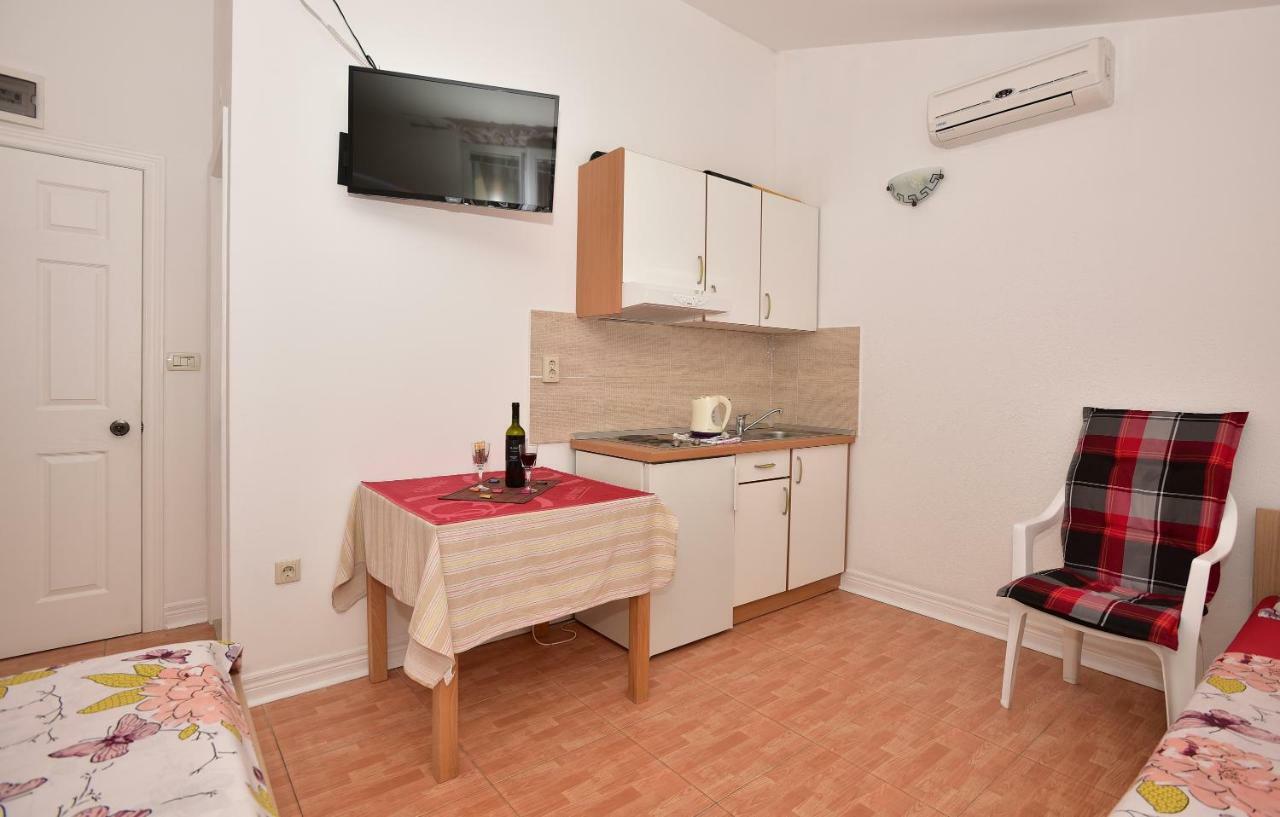 Studio Apartments Antonio Макарська Екстер'єр фото