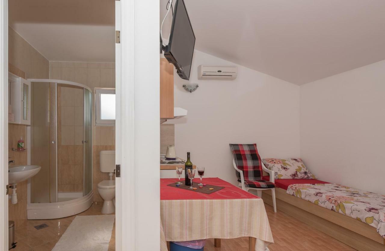 Studio Apartments Antonio Макарська Екстер'єр фото