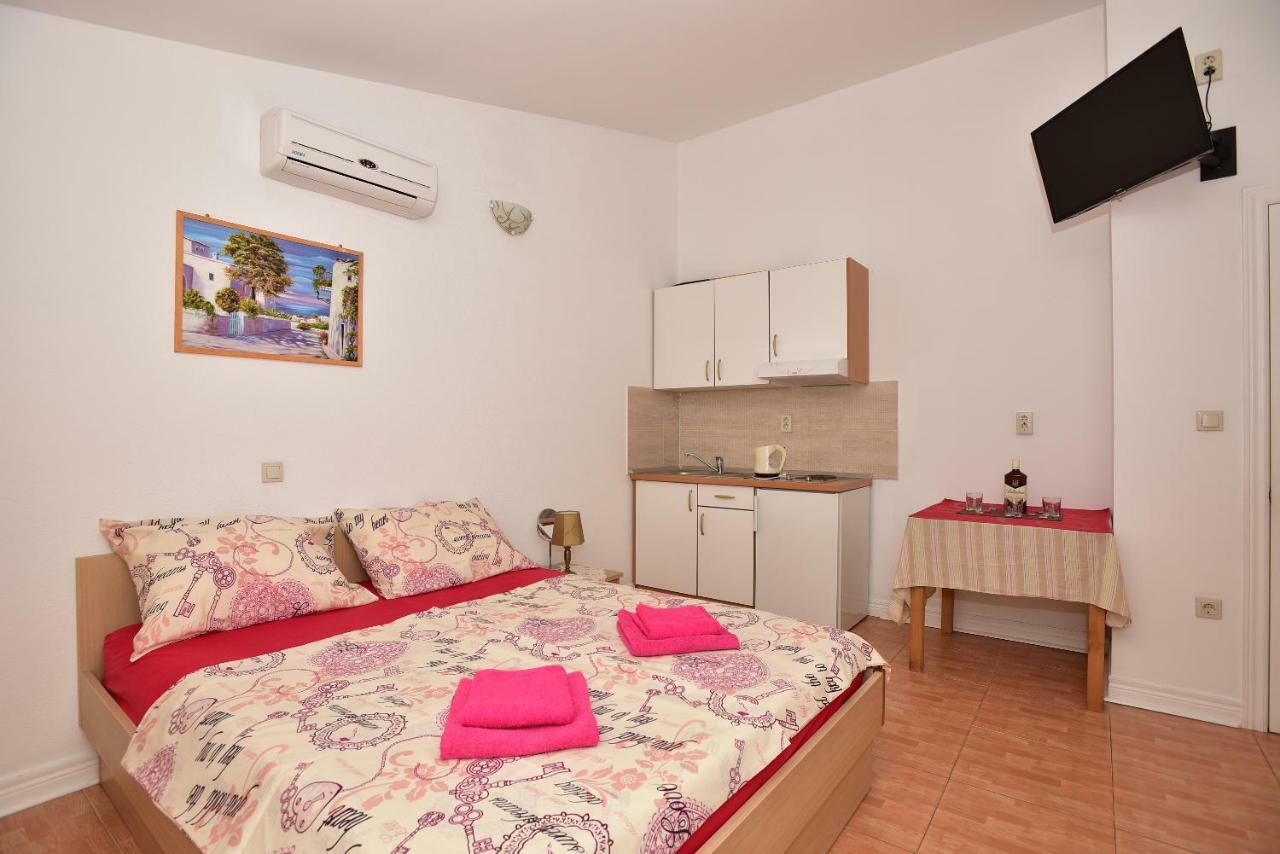 Studio Apartments Antonio Макарська Екстер'єр фото