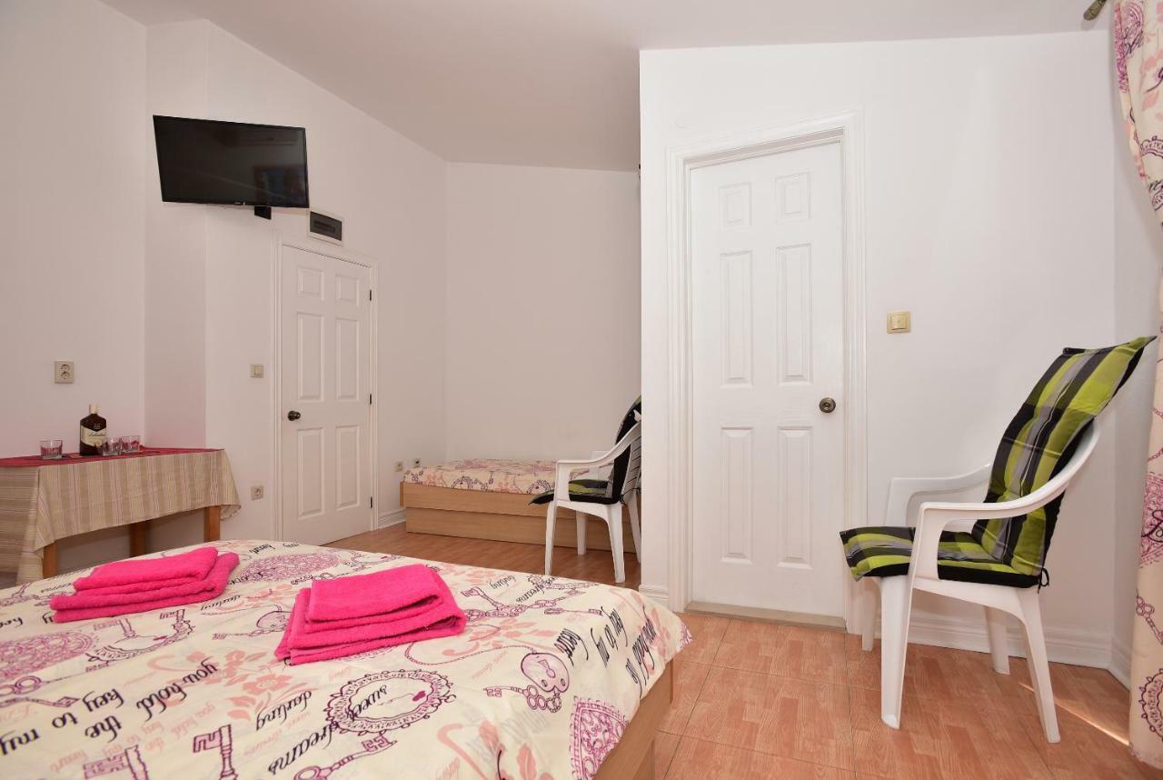 Studio Apartments Antonio Макарська Екстер'єр фото