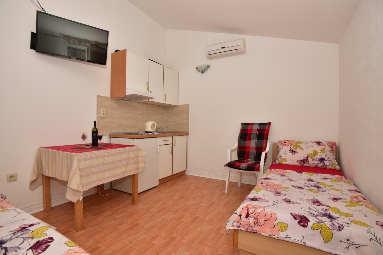 Studio Apartments Antonio Макарська Екстер'єр фото