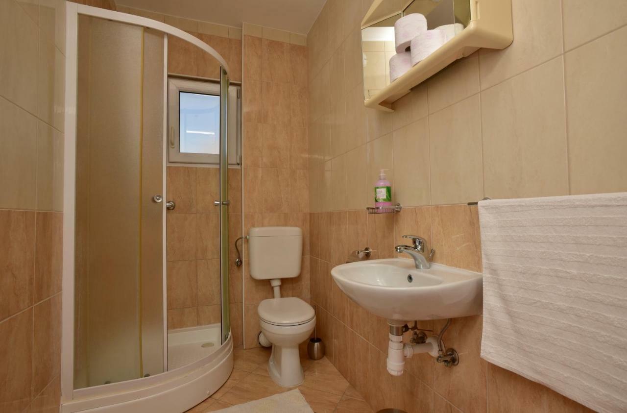 Studio Apartments Antonio Макарська Екстер'єр фото