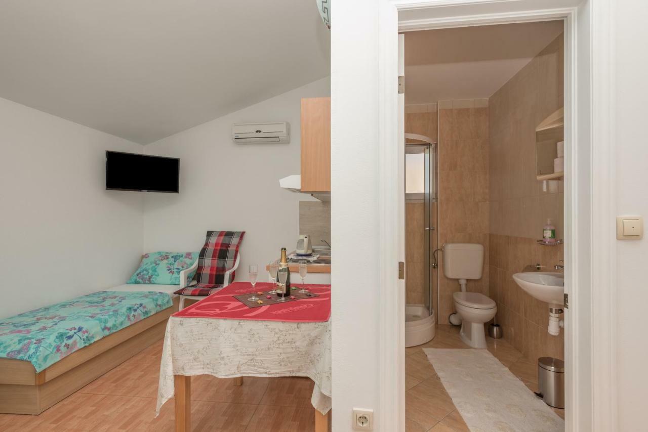 Studio Apartments Antonio Макарська Екстер'єр фото