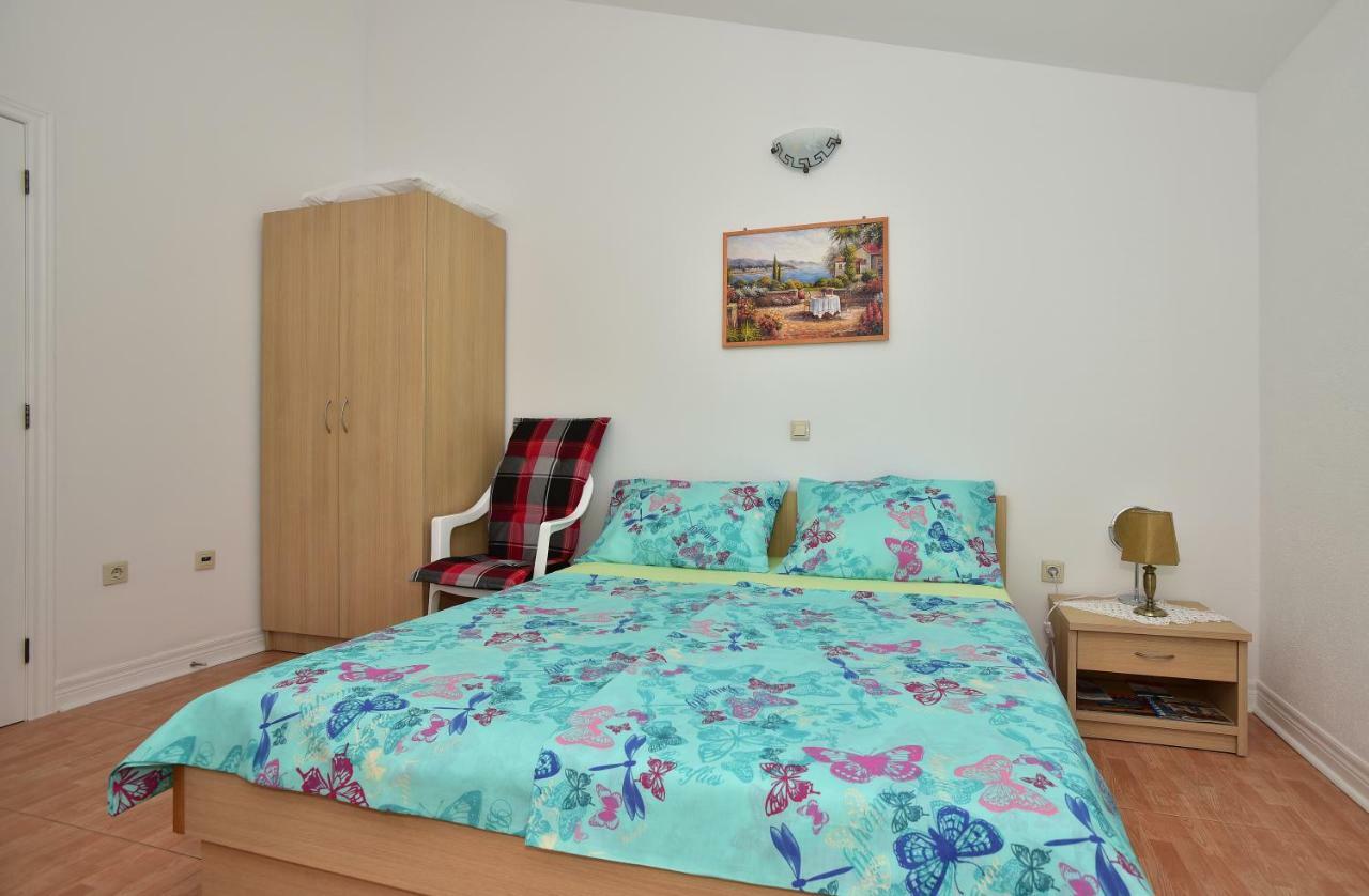 Studio Apartments Antonio Макарська Екстер'єр фото