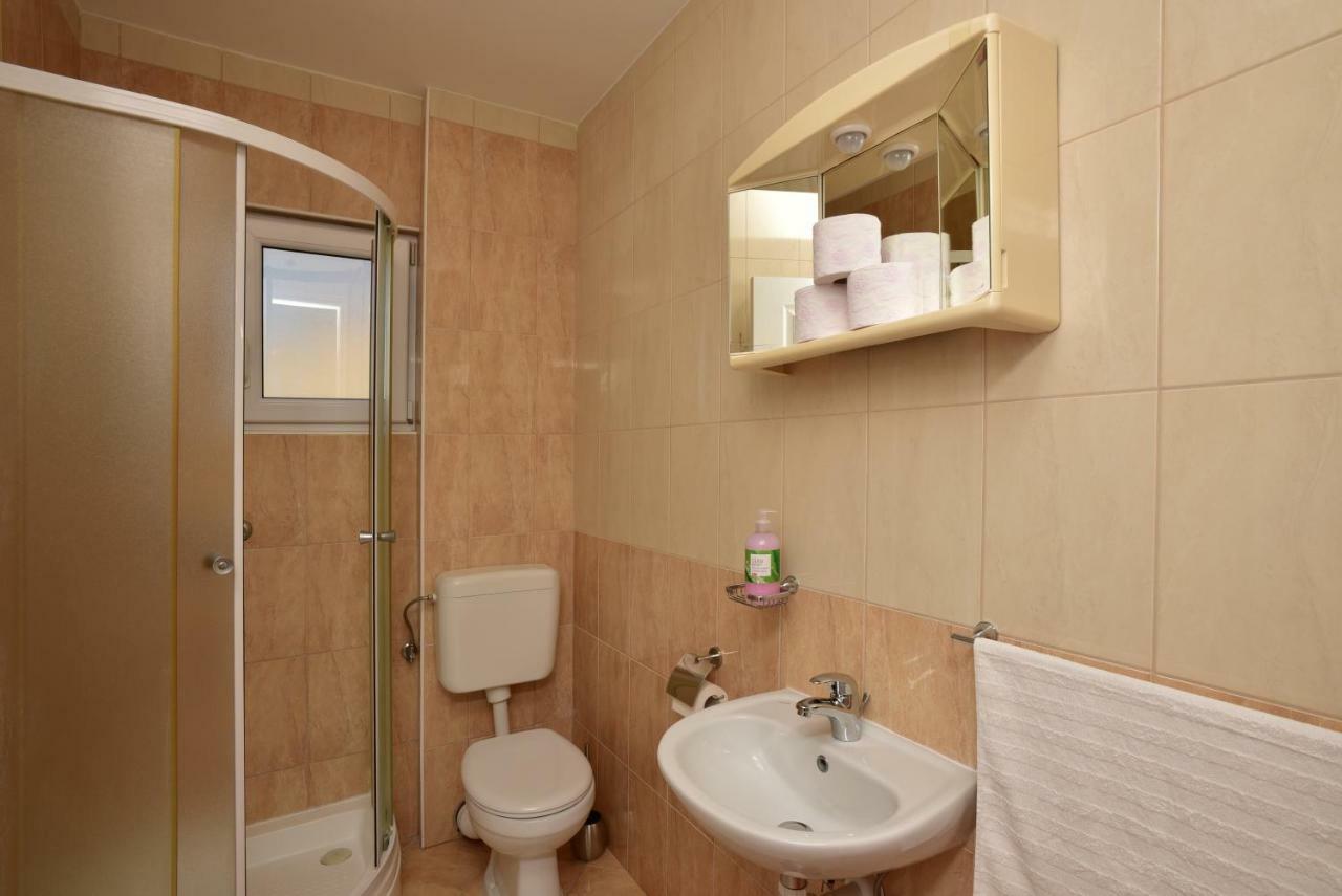 Studio Apartments Antonio Макарська Екстер'єр фото