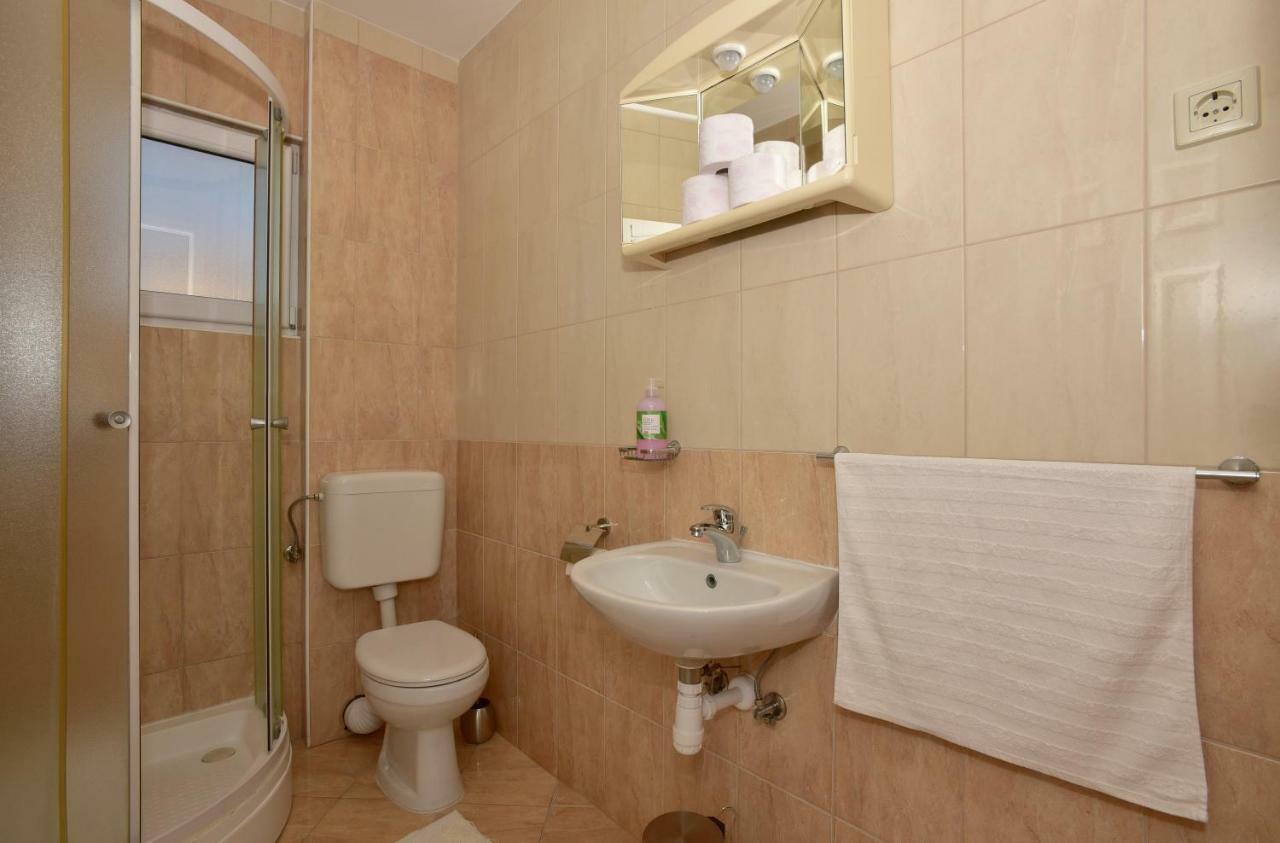 Studio Apartments Antonio Макарська Екстер'єр фото