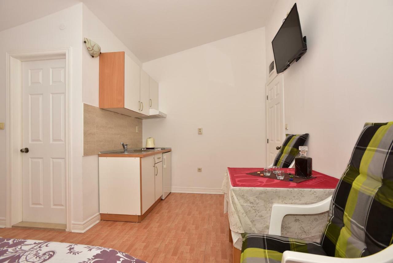 Studio Apartments Antonio Макарська Екстер'єр фото