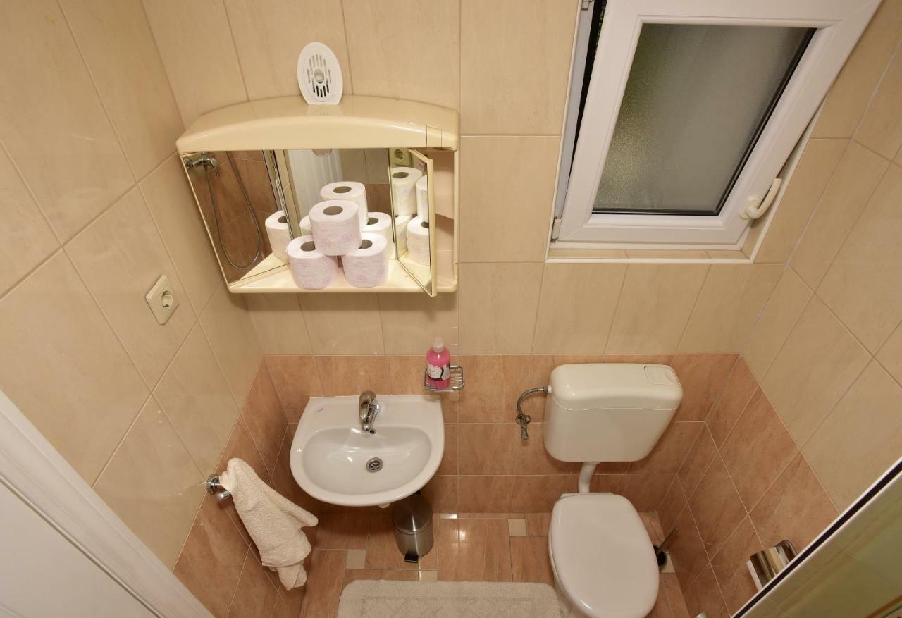 Studio Apartments Antonio Макарська Екстер'єр фото