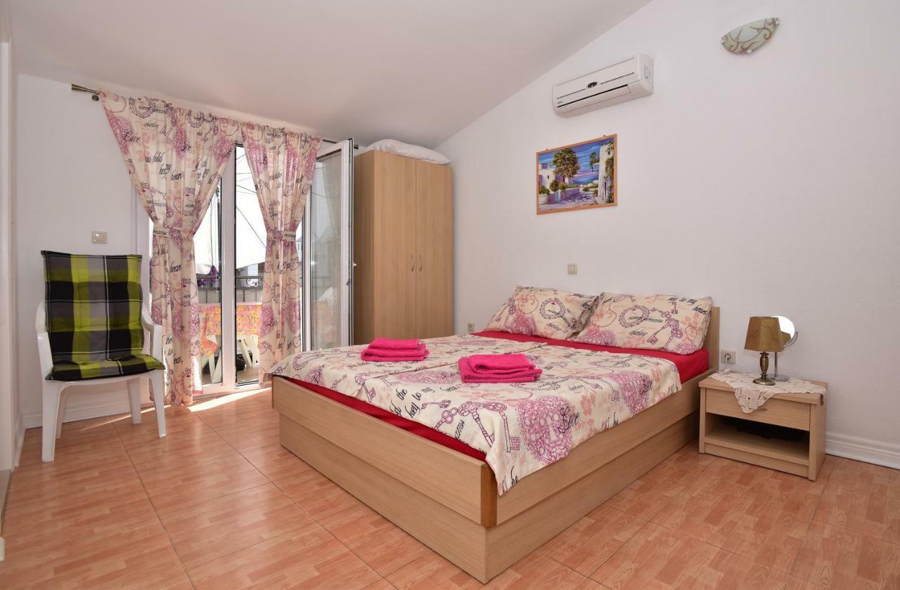 Studio Apartments Antonio Макарська Екстер'єр фото